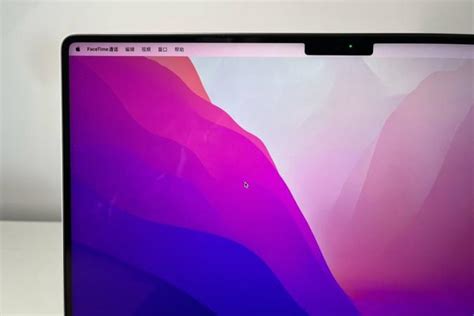 Developer Builds an AirDrop App that Uses the MacBook Notch