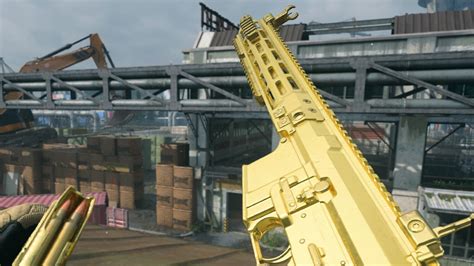 How to get the gold camo in Warzone 2