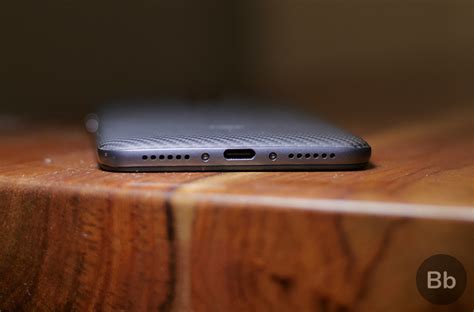 Poco F1 Charging Speed: 0-100% in Less than Two Hours